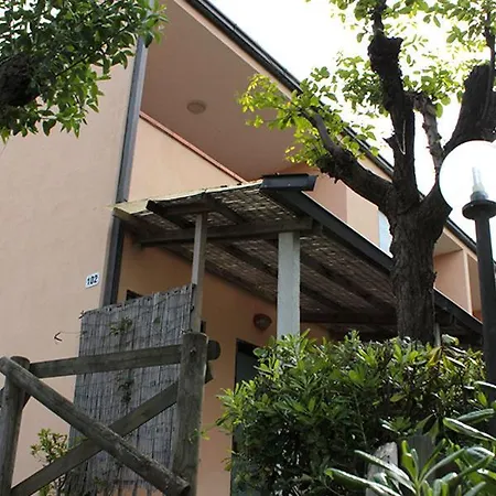 Centro Vacanze Mirage Camping *